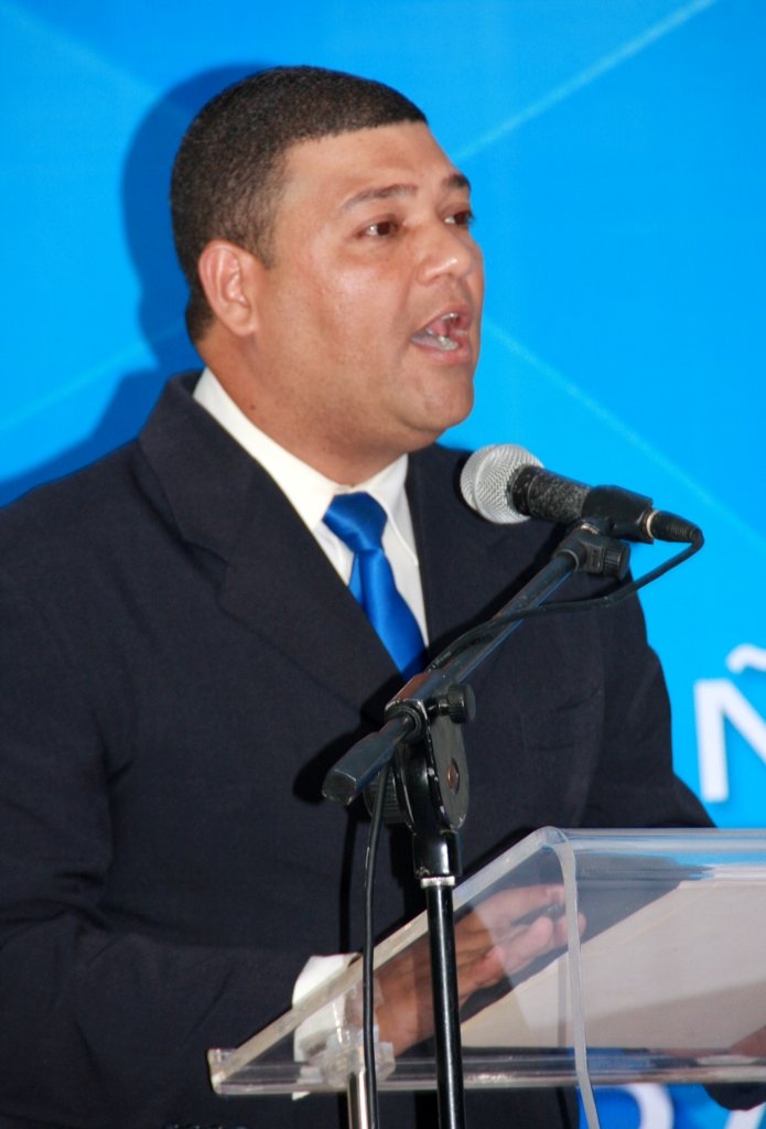 Lic, Robinson E. Duran, Secretario General del SNTP filial Moca